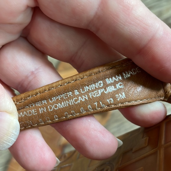 Tory Burch brown leather flip flops 8 - Picture 6 of 11